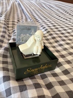 Snowbabies Figurine with Sled - White